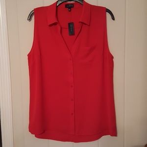 Sleeveless button-up v neck top